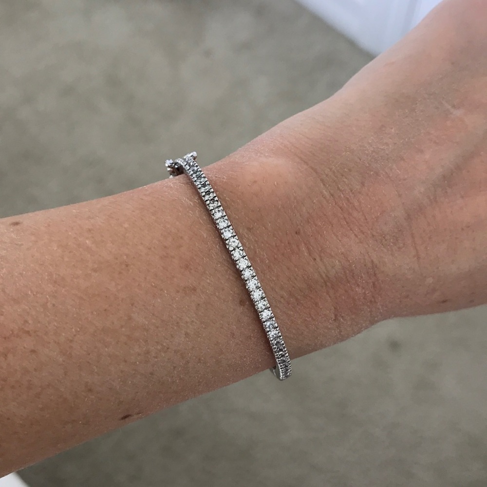 Stone/Diamond Bracelet for very small wrist